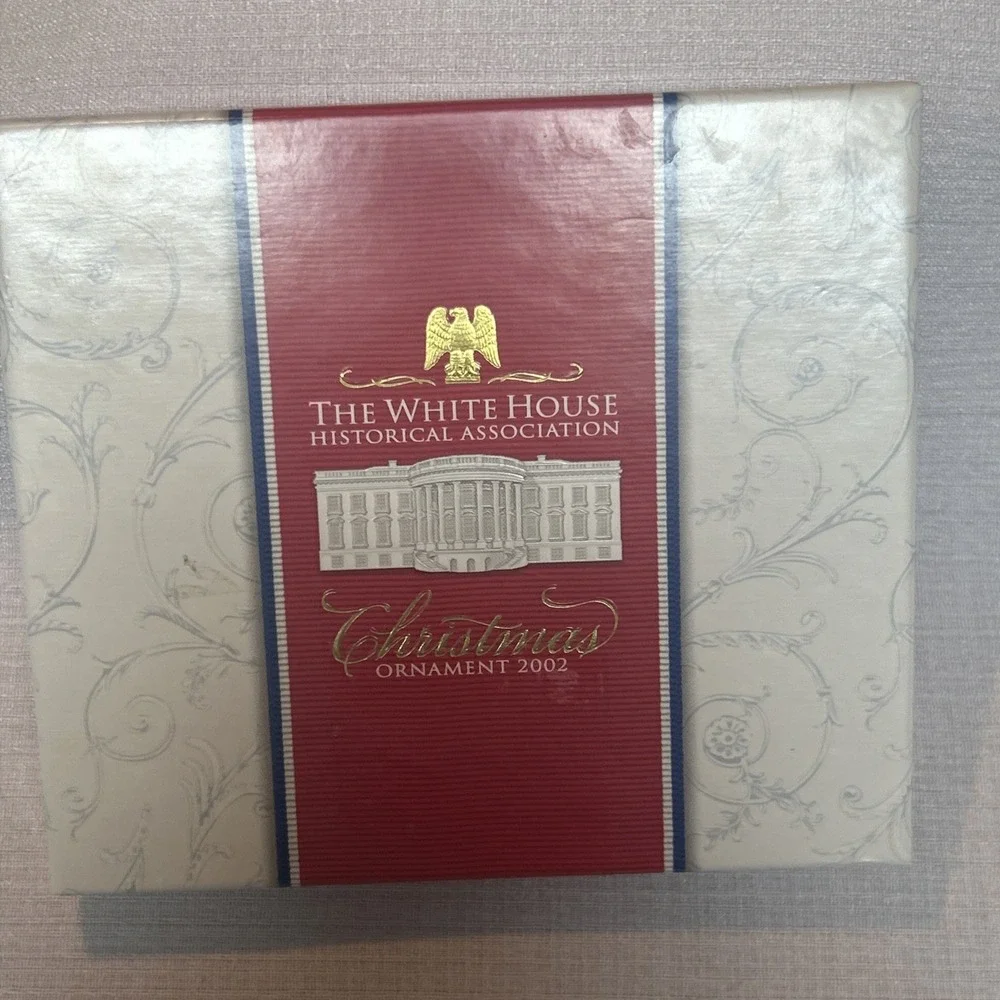 2002 WHITE HOUSE HISTORICAL ASSOCIATION CHRISTMAS ORNAMENT